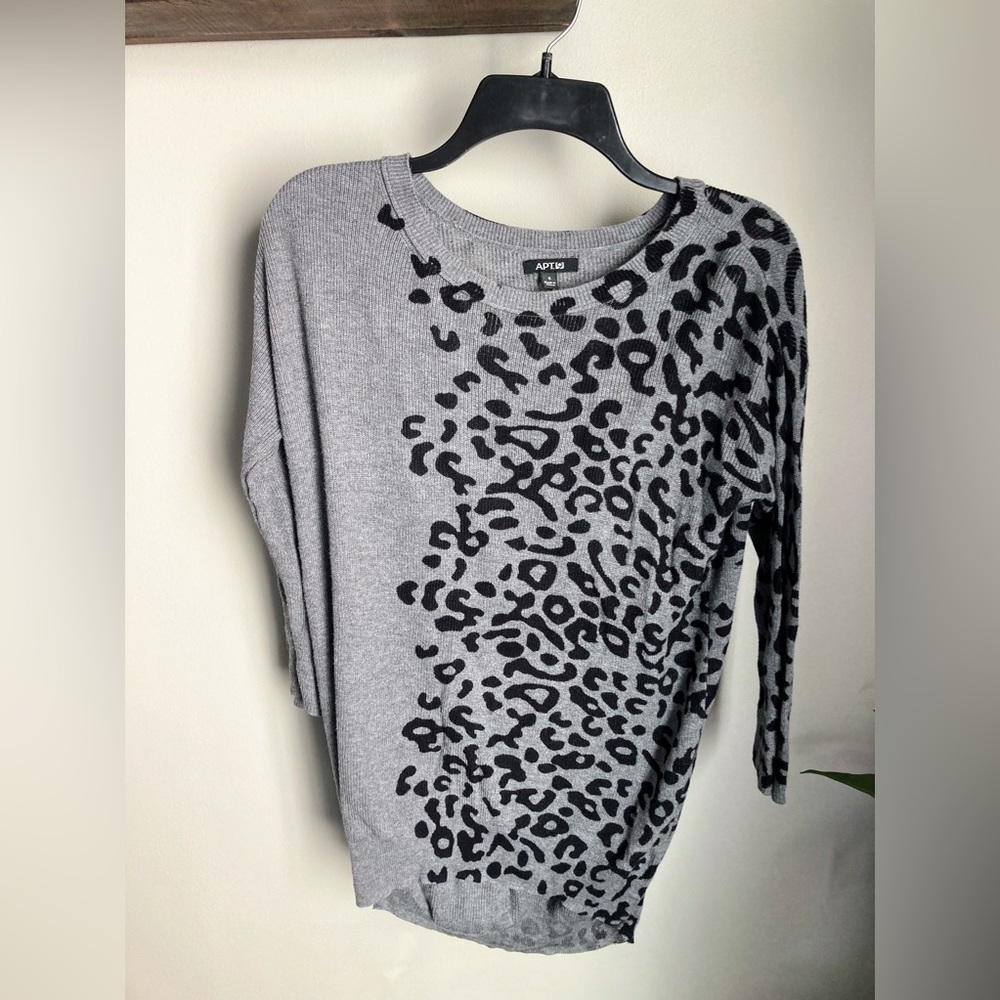 Apt. 9 sweater - Picture 1 of 2
